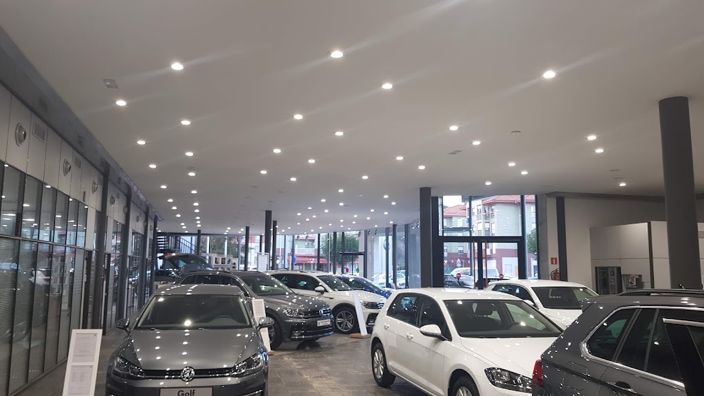 Parte Automoviles Torrelavega - Concesionario Oficial Volkswagen — Interior