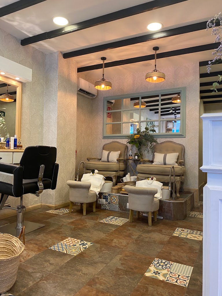L'Atelier Beauty Fuengirola — Interior