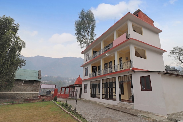 Oyo 24695 Hotel Inn