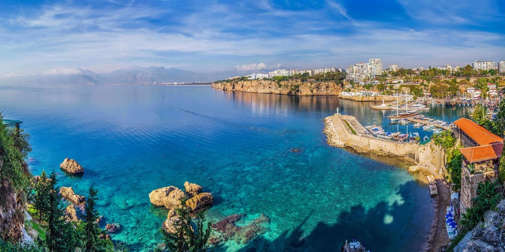 Logo for Antalya Houses Gayrimenkul