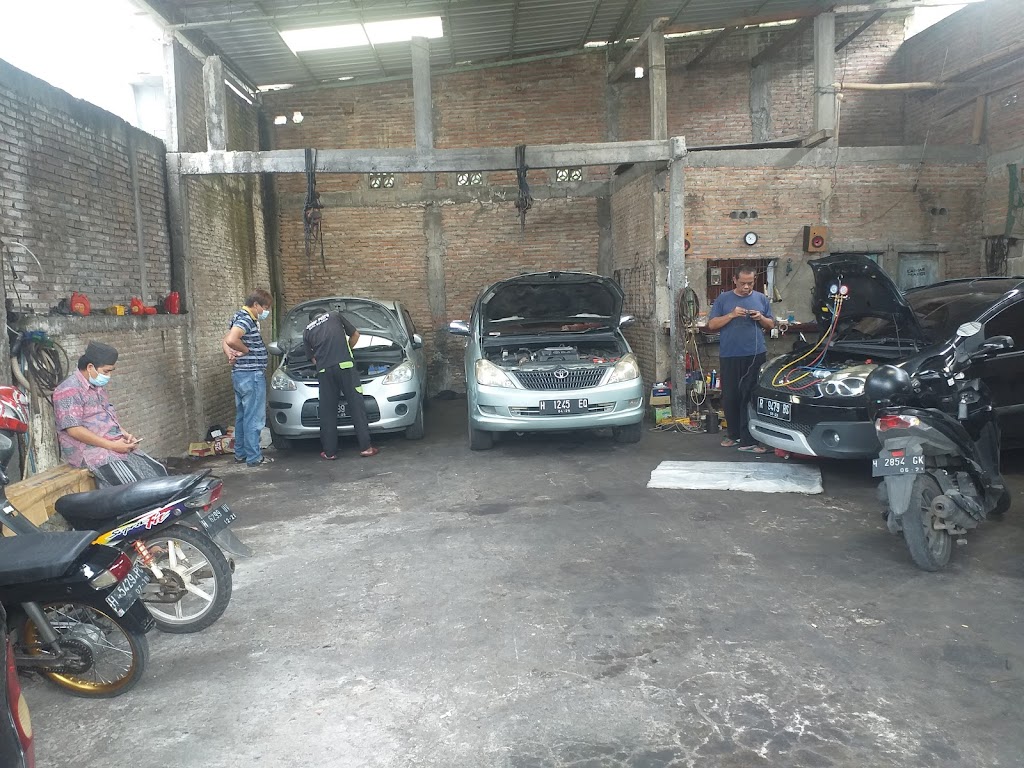 Bengkel mobil junior putra