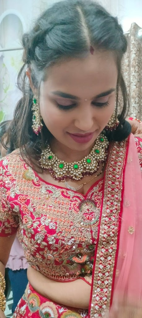 Yashi Mekover Salon Acedmy In Gandhinagar Muzaffarnagar