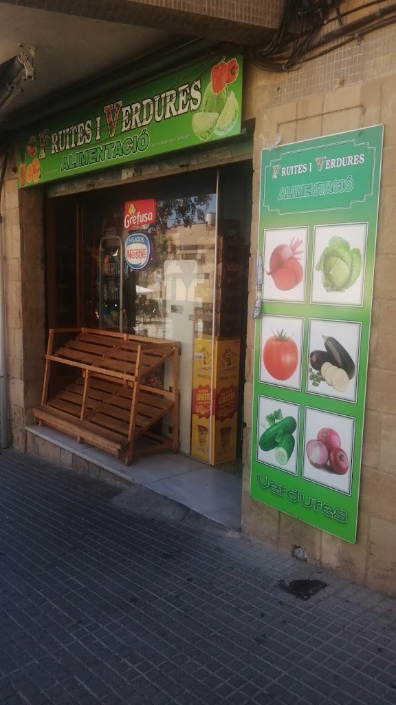 Exposito perruquers — Exterior