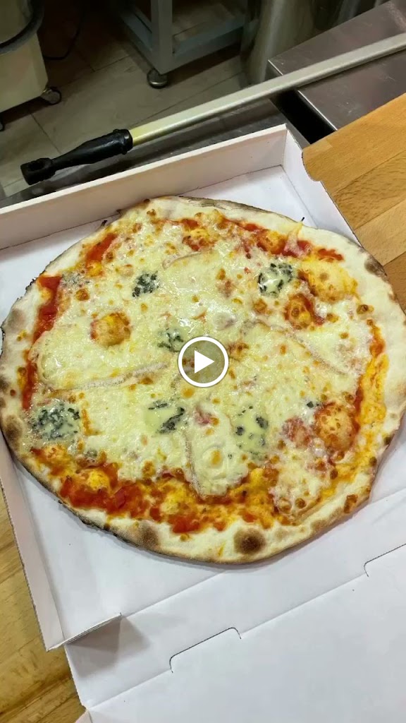 La Piazza de la Toscana — Videos