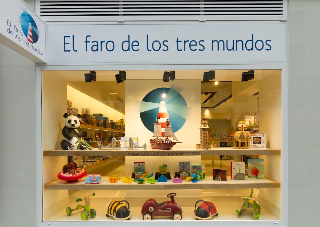 Foto 2 de El Faro de los Tres Mundos Lugo