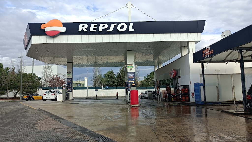 Estacion de Servicio Repsol — Exterior