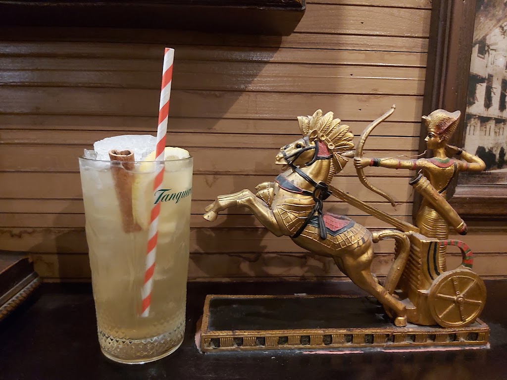 Luxor Cafe — Comida y bebida