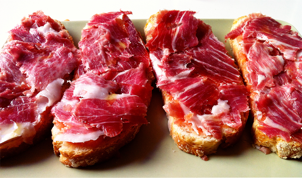 Restaurante La Esquina del Jamon — Comida y bebida