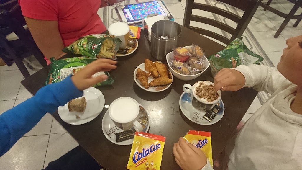 Cafeteria Xanela — Comida y bebida