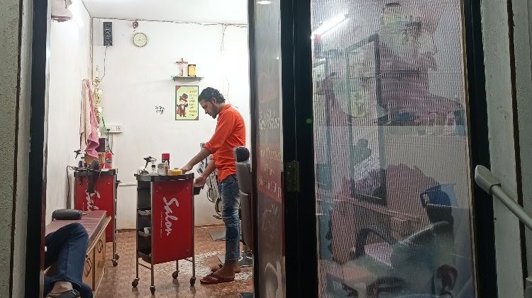 Step Inn Gents Parlour