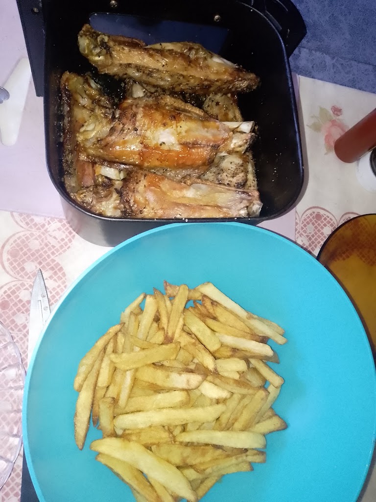 Bar Cafeteria El Tragoncete — Comida y bebida