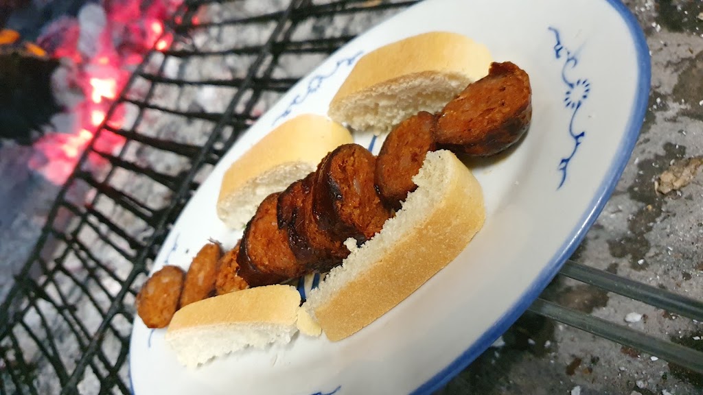 Bar A K La Mama — Comida y bebida