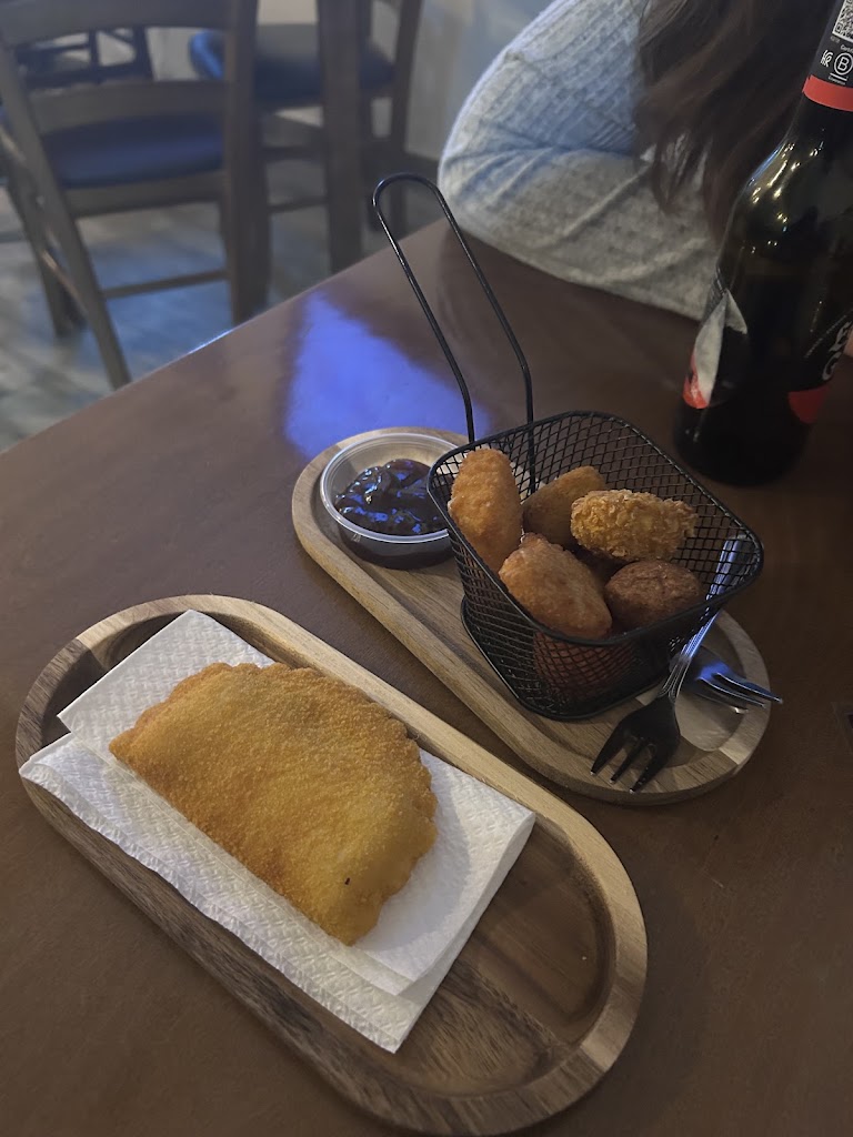 BAR HOLANDA — Comida y bebida