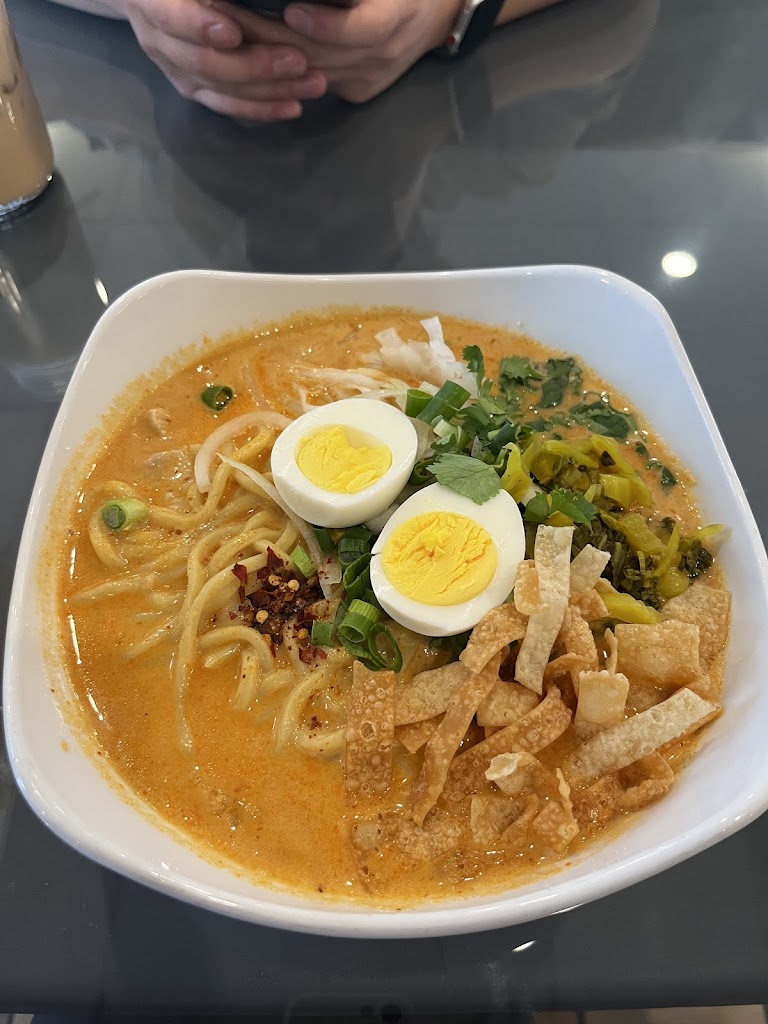 PADTHAI & SUSHI