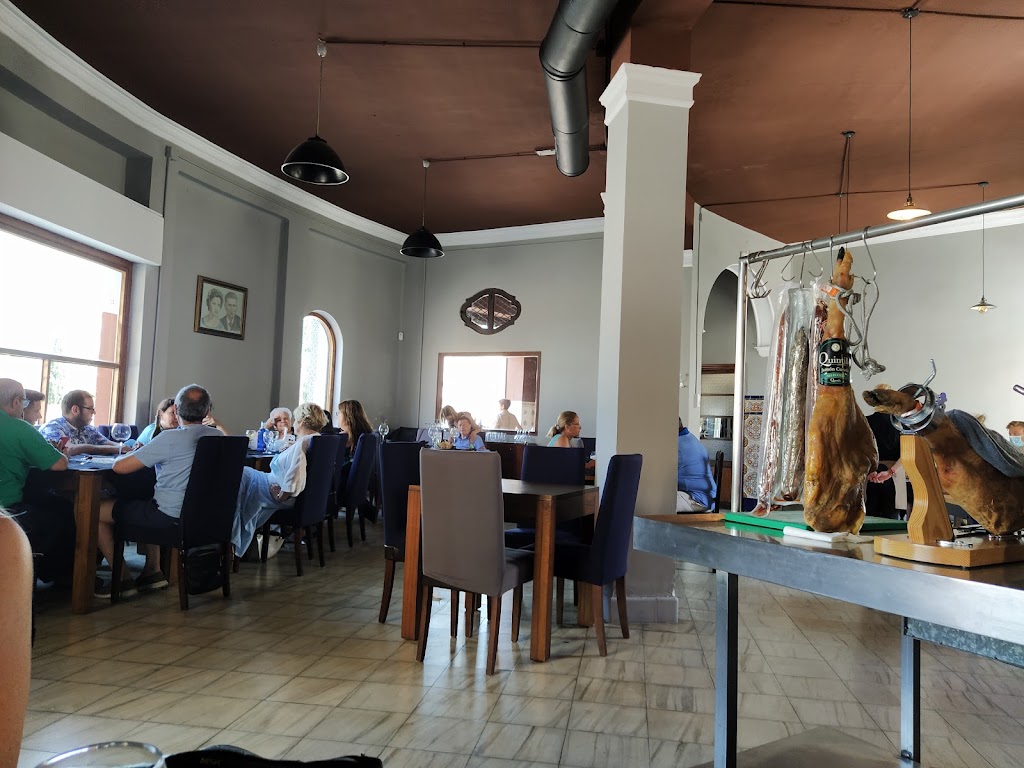 Restaurante SUQUET Manises — Ambiente