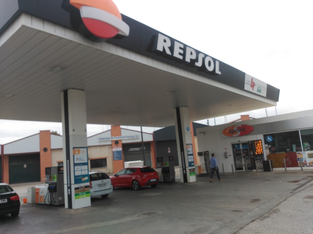 Estacion de Servicio Repsol — Exterior