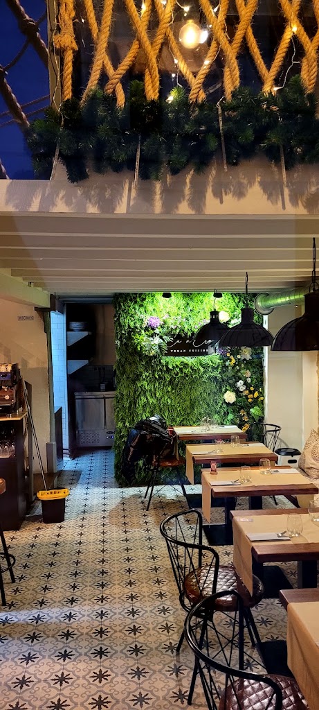 Ca n'Ela Vegan Restaurant — Ambiente