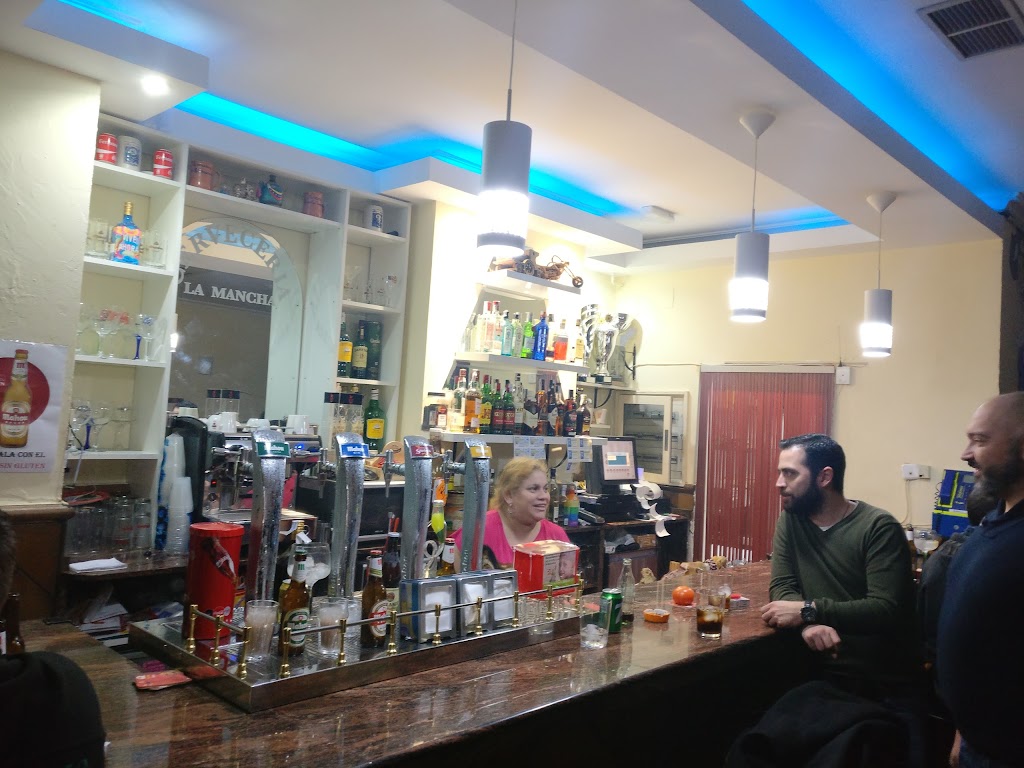 Cerveceria Bar La Mancha — Ambiente