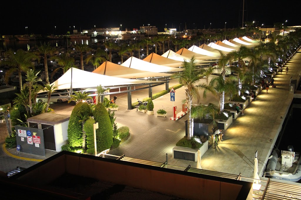 [P] Parking del Puerto Deportivo Marina Miramar