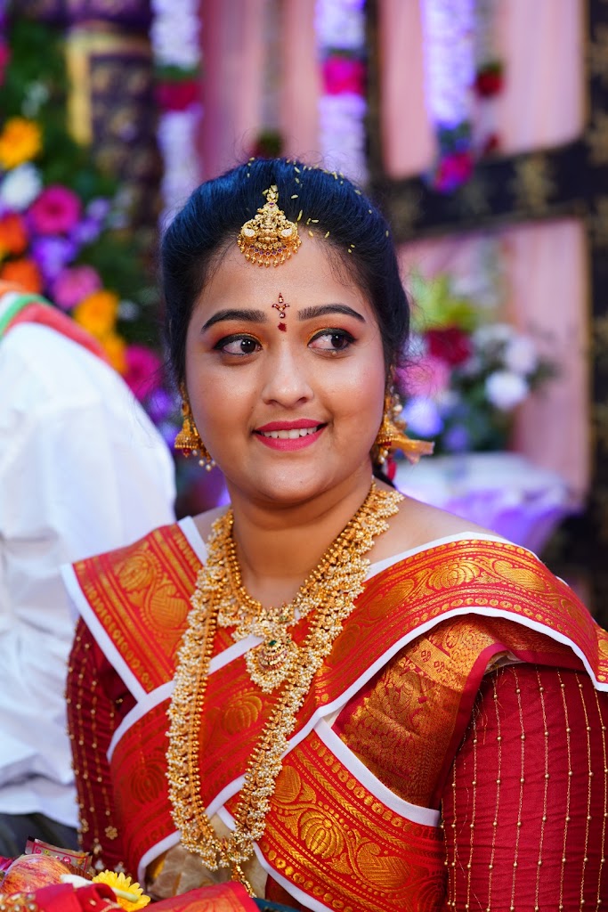 The Looks Ladies Beauty Salon