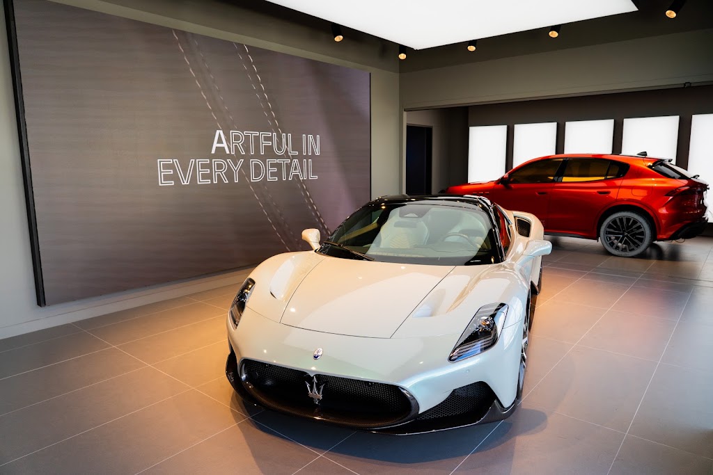 Maserati Astara Retail — Interior