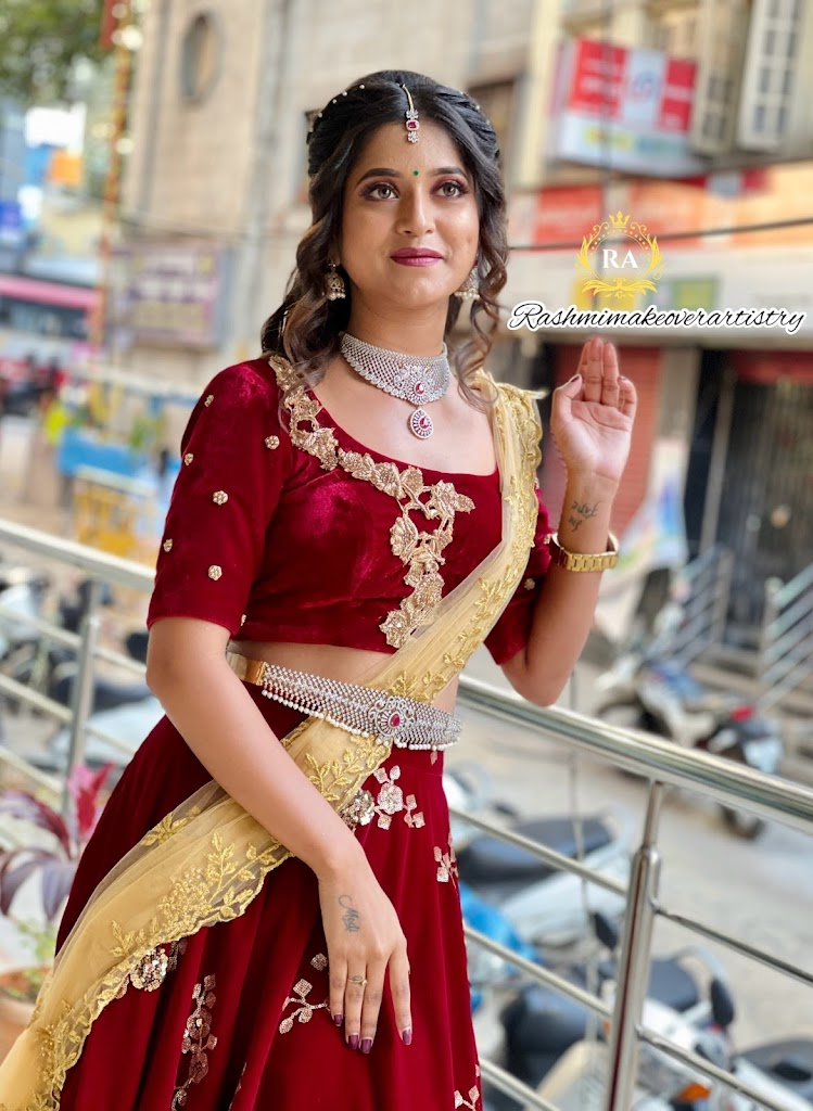 R Crown Salon Professional Makeup Training Academy Beautician Courses