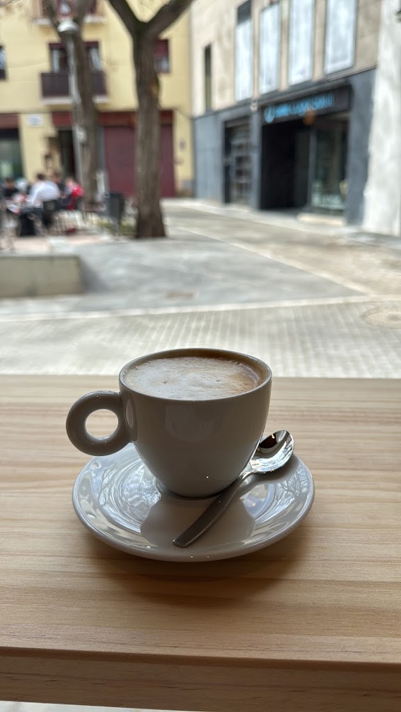 CAFE MOSCH — Comida y bebida