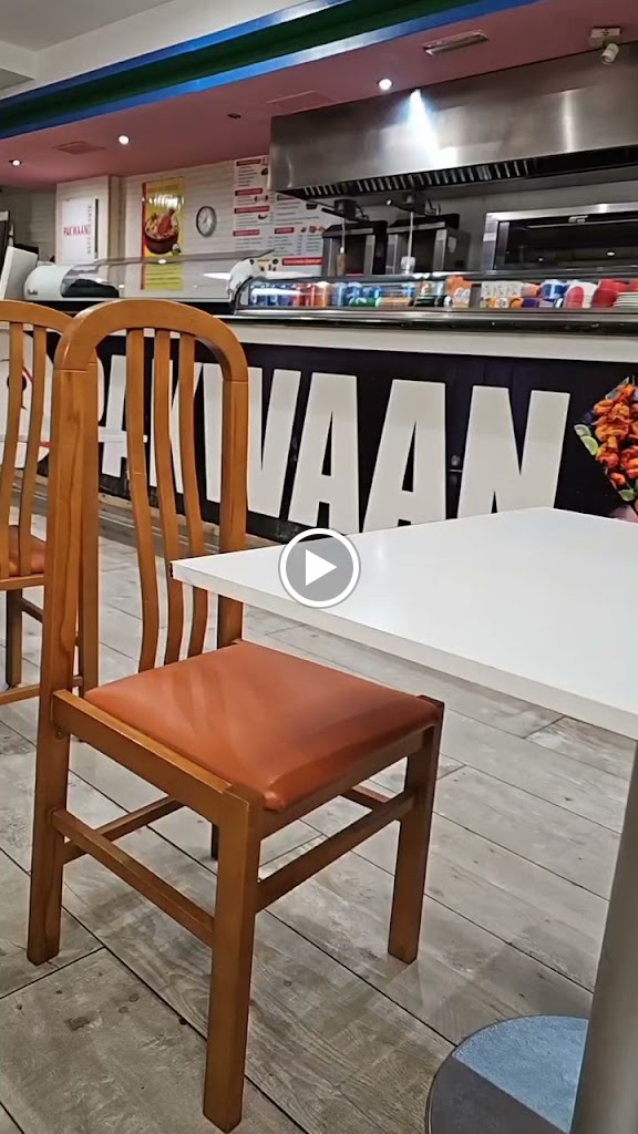 PAKWAAN RESTAURANTE INDIO Y Halal DONER KEBAB Taam Hll — Ambiente