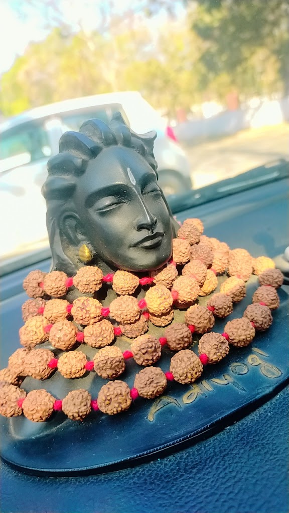 Looks Beauty Parlour Academy