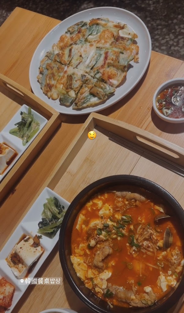 韓國餐桌 Korean Dining Table 的照片