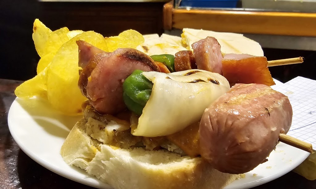 Bar Casa Anselmo — Comida y bebida