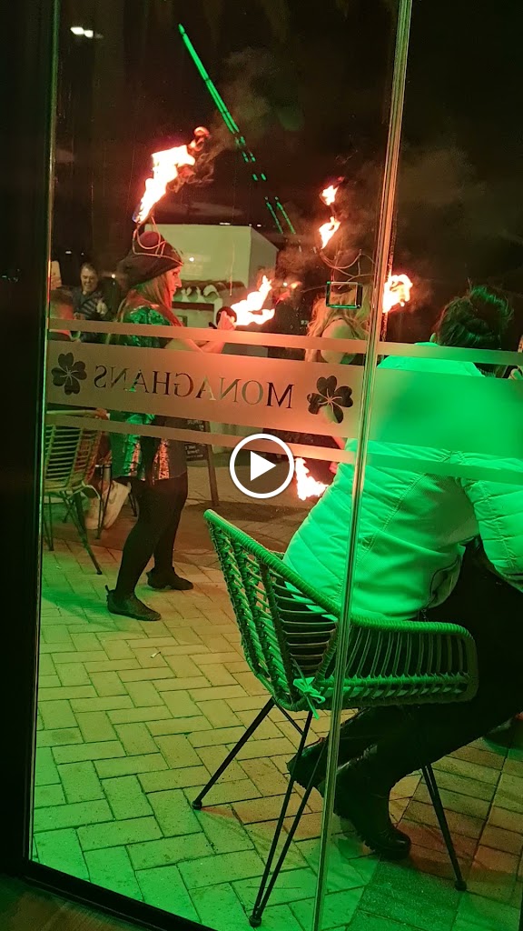 Restaurante Monaghans — Videos