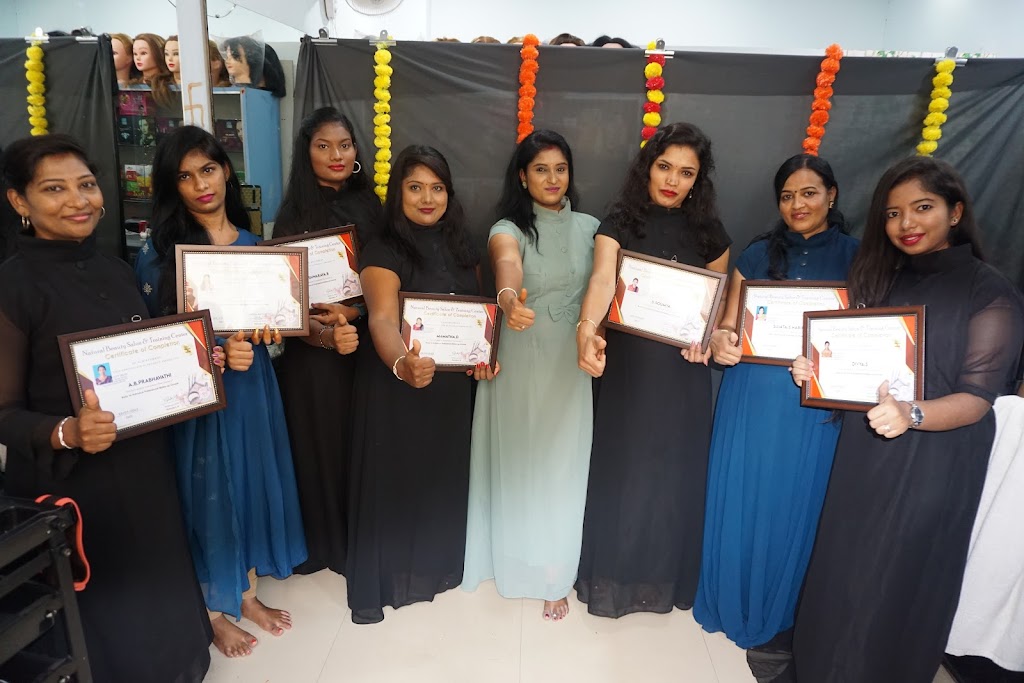 Natural Beauty Salon Beautician Make Up Training Center