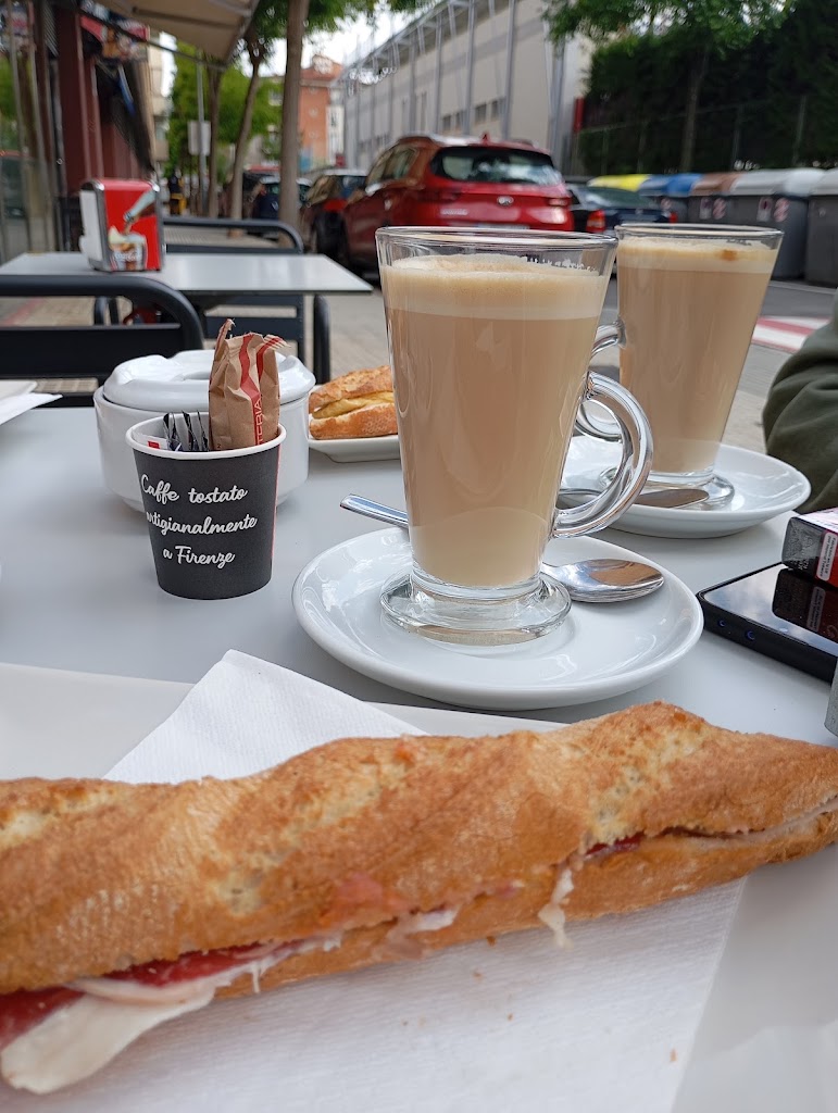 LA TRIBU - CAFE & BAKERY — Cafe
