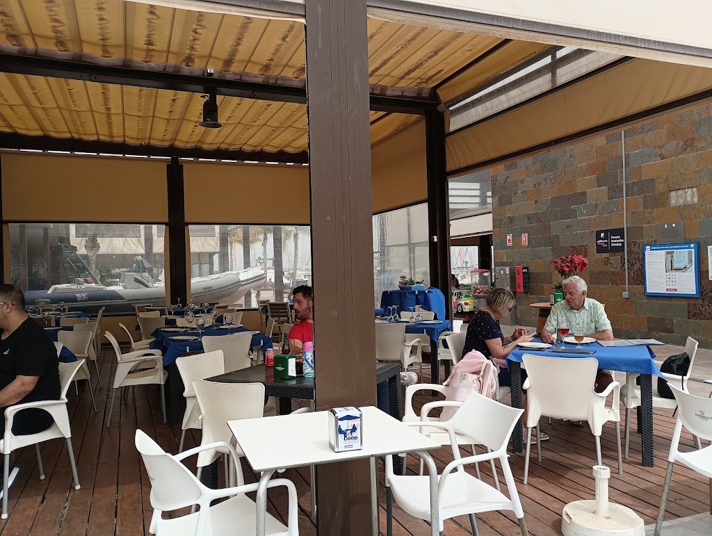 Restaurante Puerto Marina — Ambiente