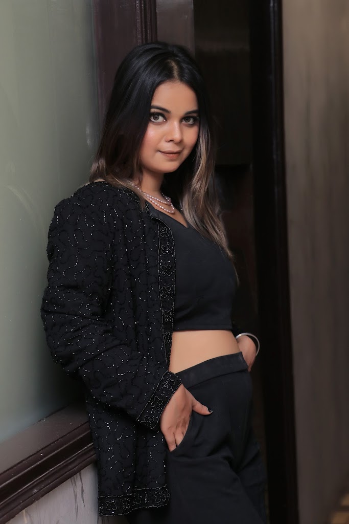 Divaza Unisex Salon Academy Professional