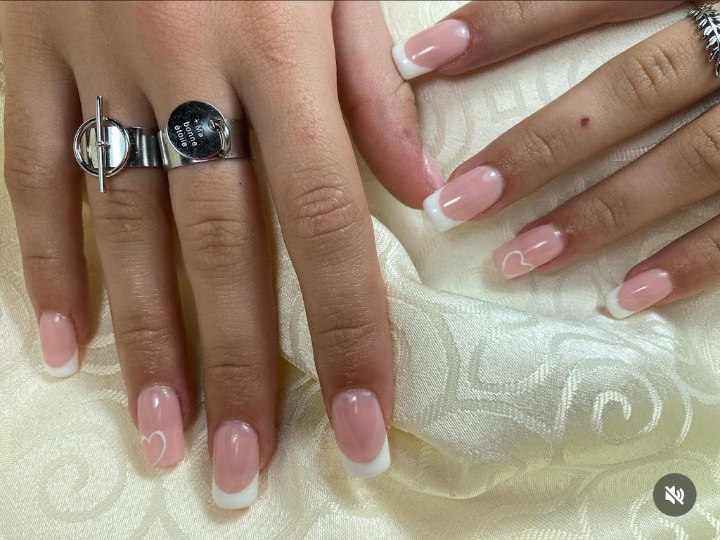 Dreams Nails by Mawy