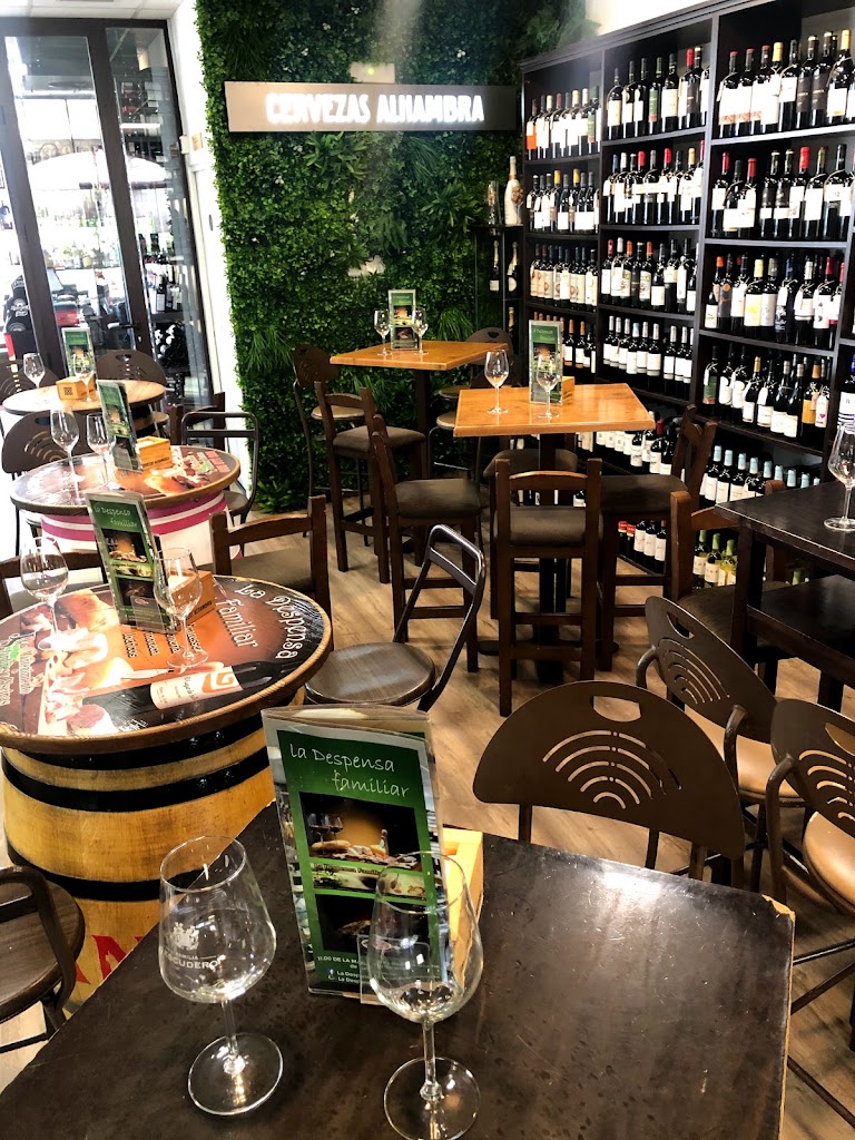 Restaurante La Despensa Familiar — Comida y bebida