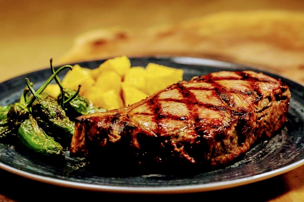 Restaurante La Bota — Comida y bebida