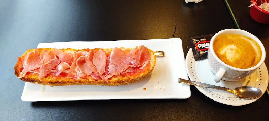 Cafeteria Mendez — Cafe