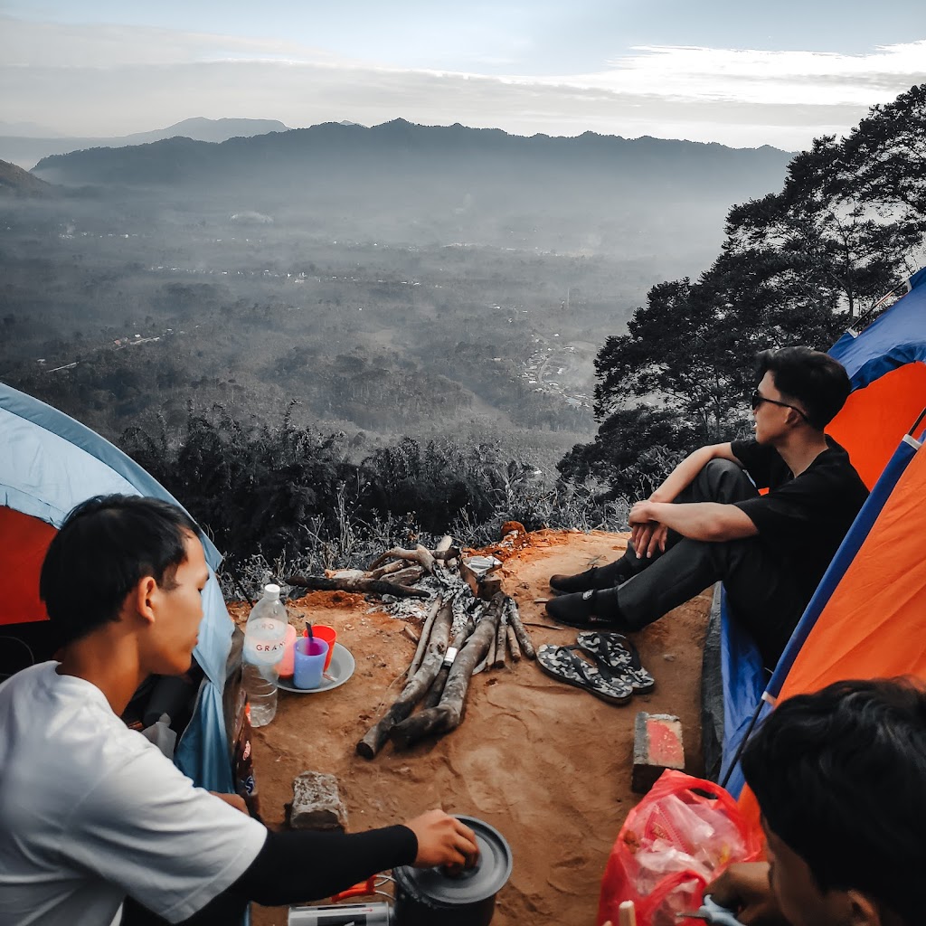 Gray Outdoor Shop & Rental