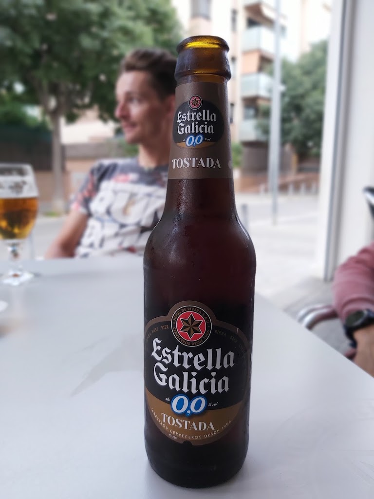 Bar Cerveseria Tribuna — Comida y bebida