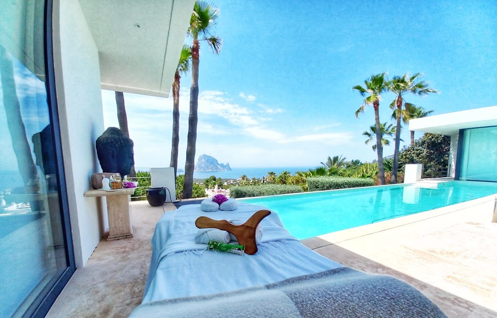 DRAINAGE @RenataFranca / Ibiza MASSAGE / DEEP TiSSUE / WAXING Domicile @Ibiza Home care Services @Taloki_Wellness LYDIE