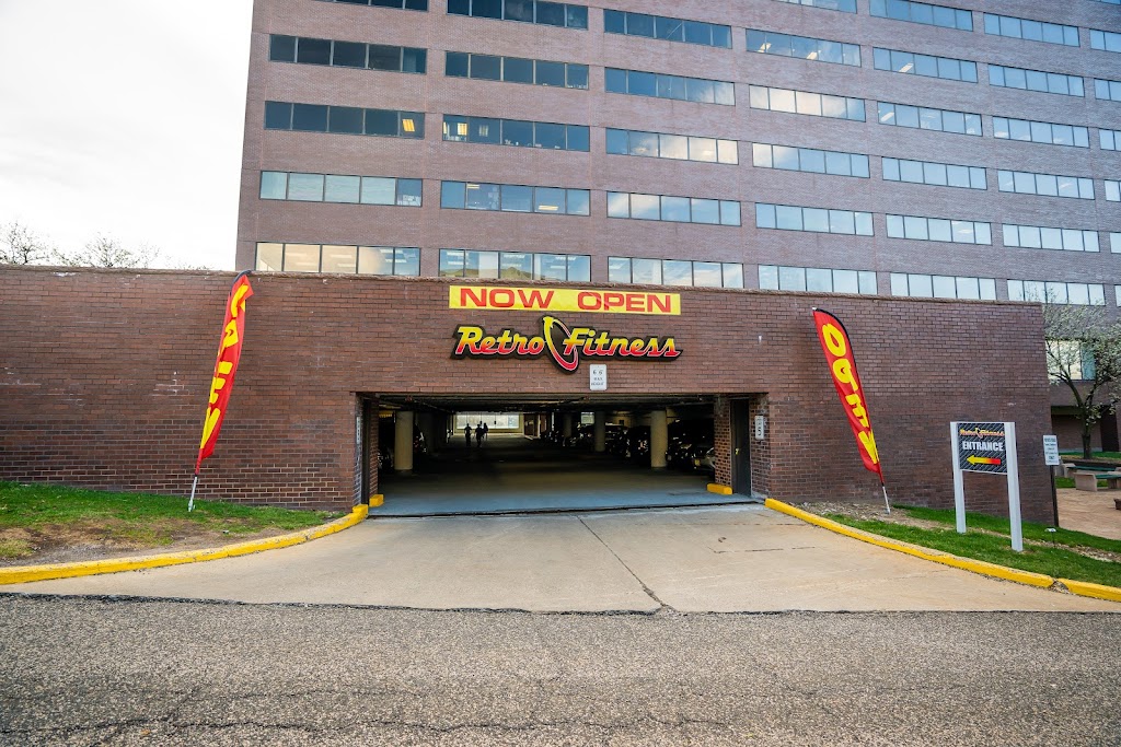  Retro Fitness