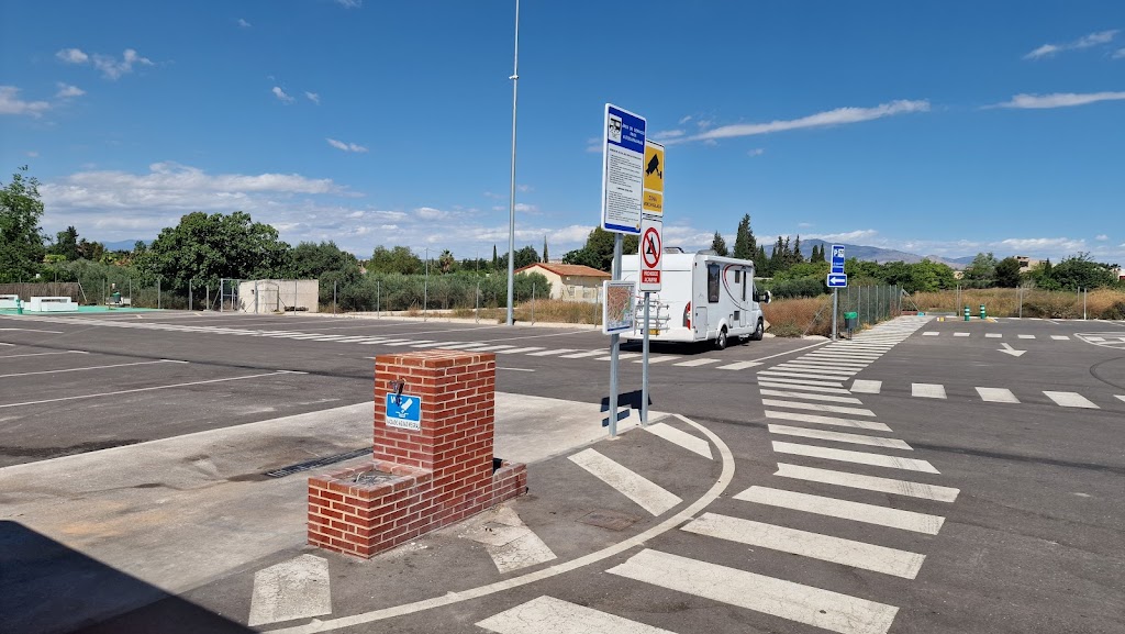 Aparcamiento disuasorio y de autocaravanas