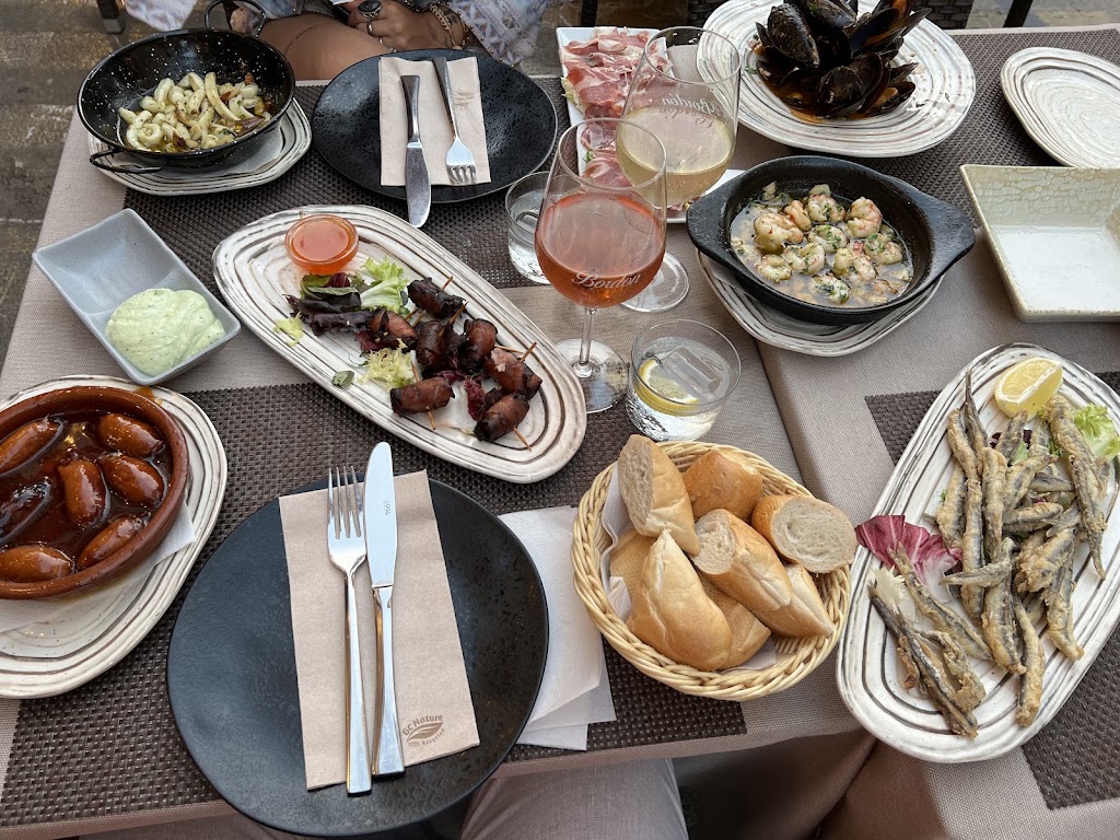 Sombrero - Restaurante Espanol — Comida y bebida