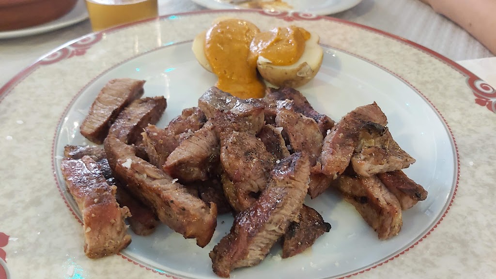 Bodega El Guardaguja — Comida y bebida