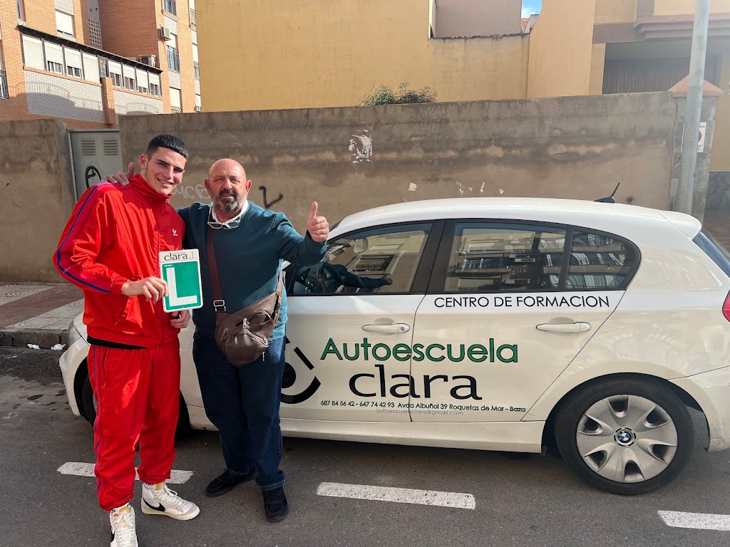 Autoescuela Clara — Automovil