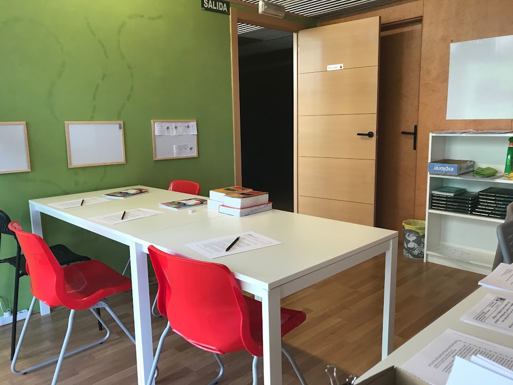 Plan B. Tareas Escolares — Edificio