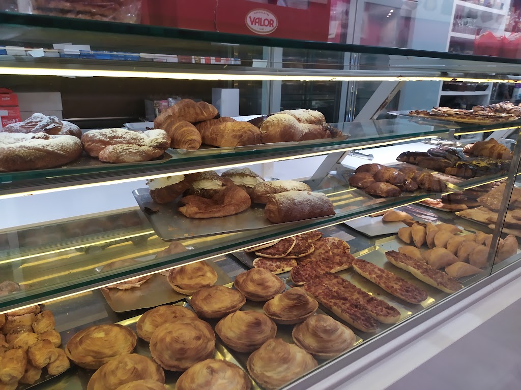 Pasteleria Las Delicias — Ambiente
